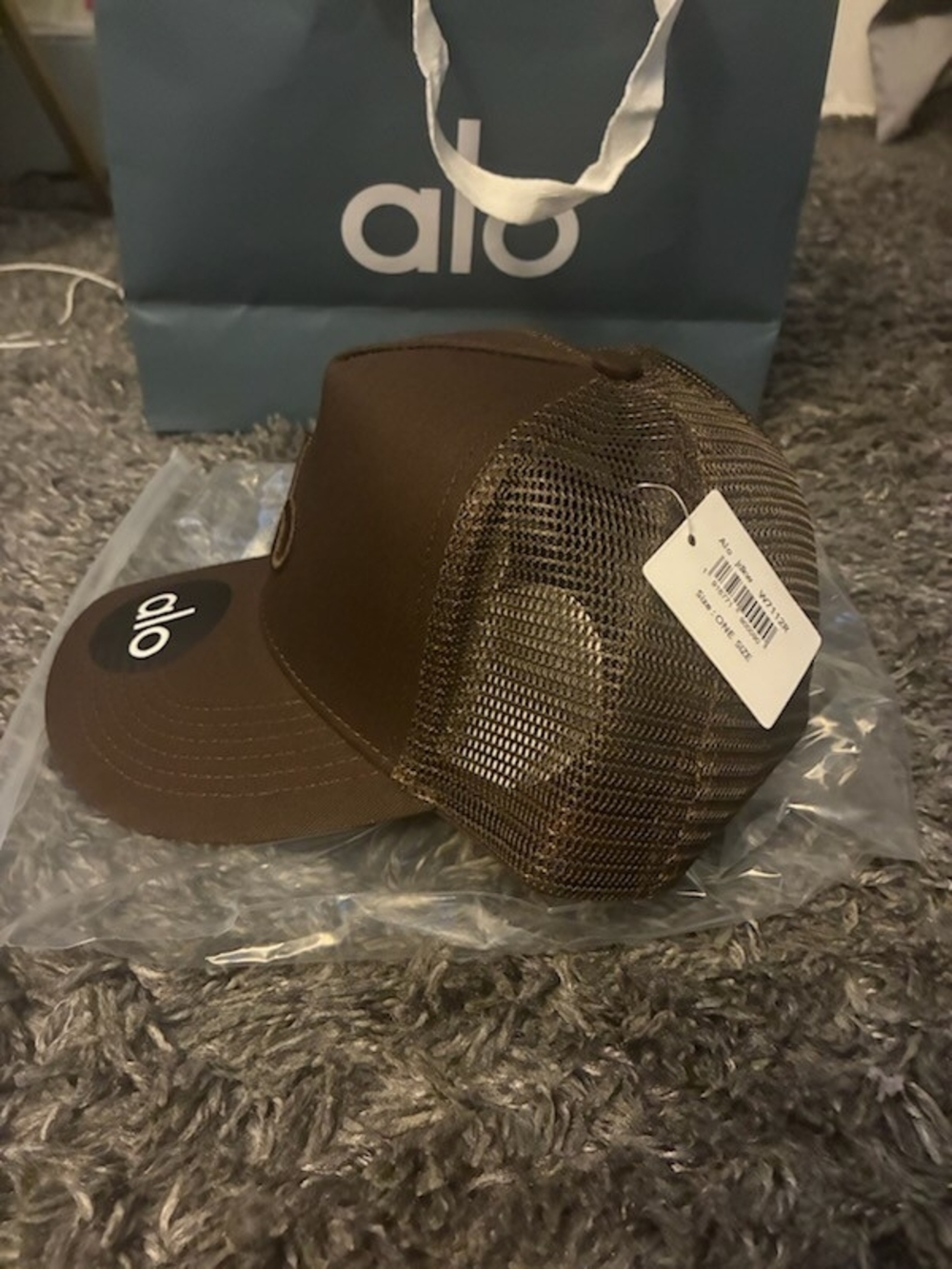 ALO Yoga Espresso Trucker Hat - Picture 3 of 3